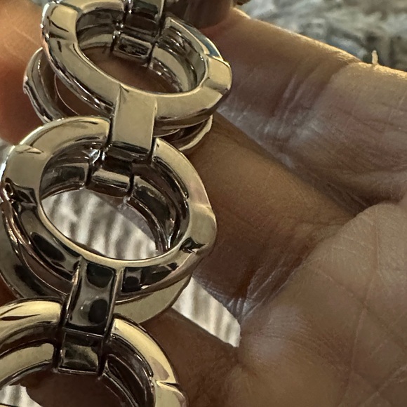 Avon vintage Silver stone Circular Bracelet Watch-Battery included - Picture 5 of 13